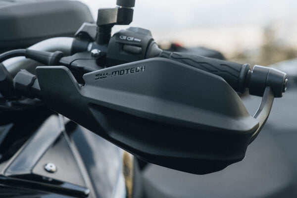 Adventure handguard kit Black. Suzuki V-Strom 1000 (14-19), 1050 (19-).