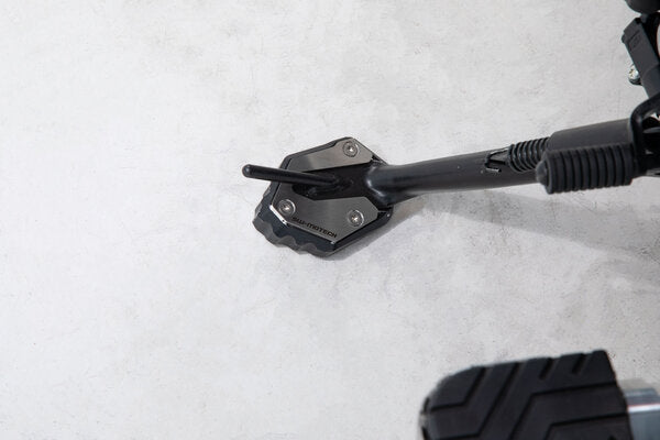Extension for side stand foot Black/Silver. Yamaha Tracer 9 models (20-).