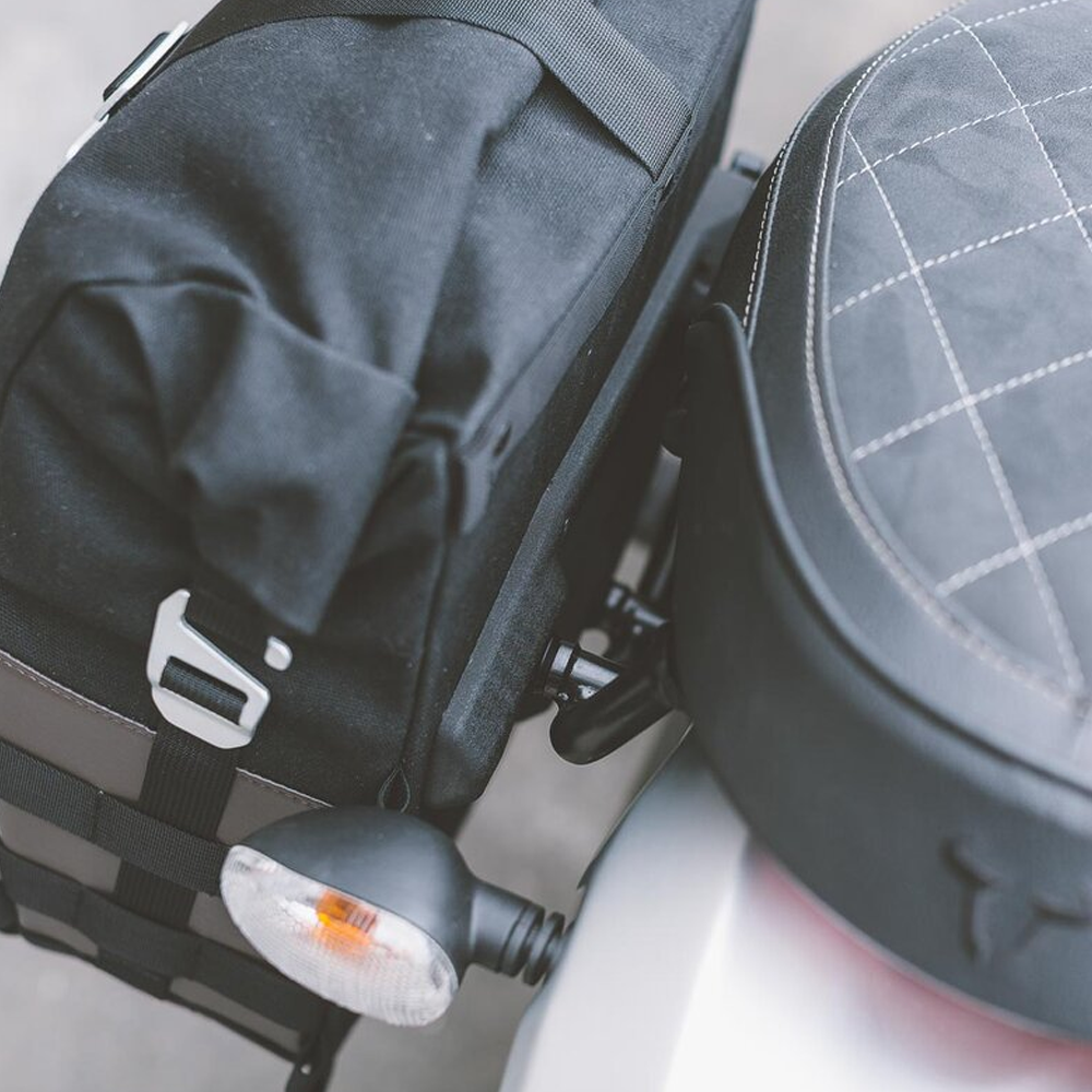 Sw Motech Legend Gear Sacoche Laterale Lc1 - Black Edition. 9,8 L. A Fixer Sur Slc Support Lateral Droit