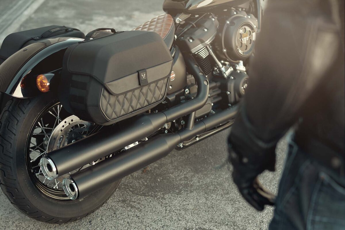 Sw Motech Systeme De Sacoches Laterales Lh Legend Gear. Harley-Davidson Softail Fat Boy (17-).