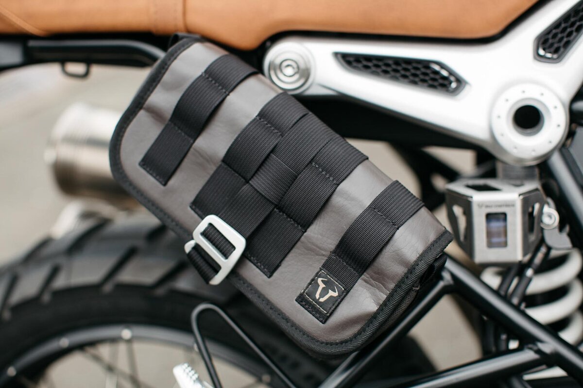 Sw Motech Legend Gear Trousse A Outils La5. 1.6 L. To Mount On Frame Or Handlebar.