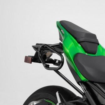 Sw Motech Support Lateral Slc Droit. Kawasaki Z900 (16-).